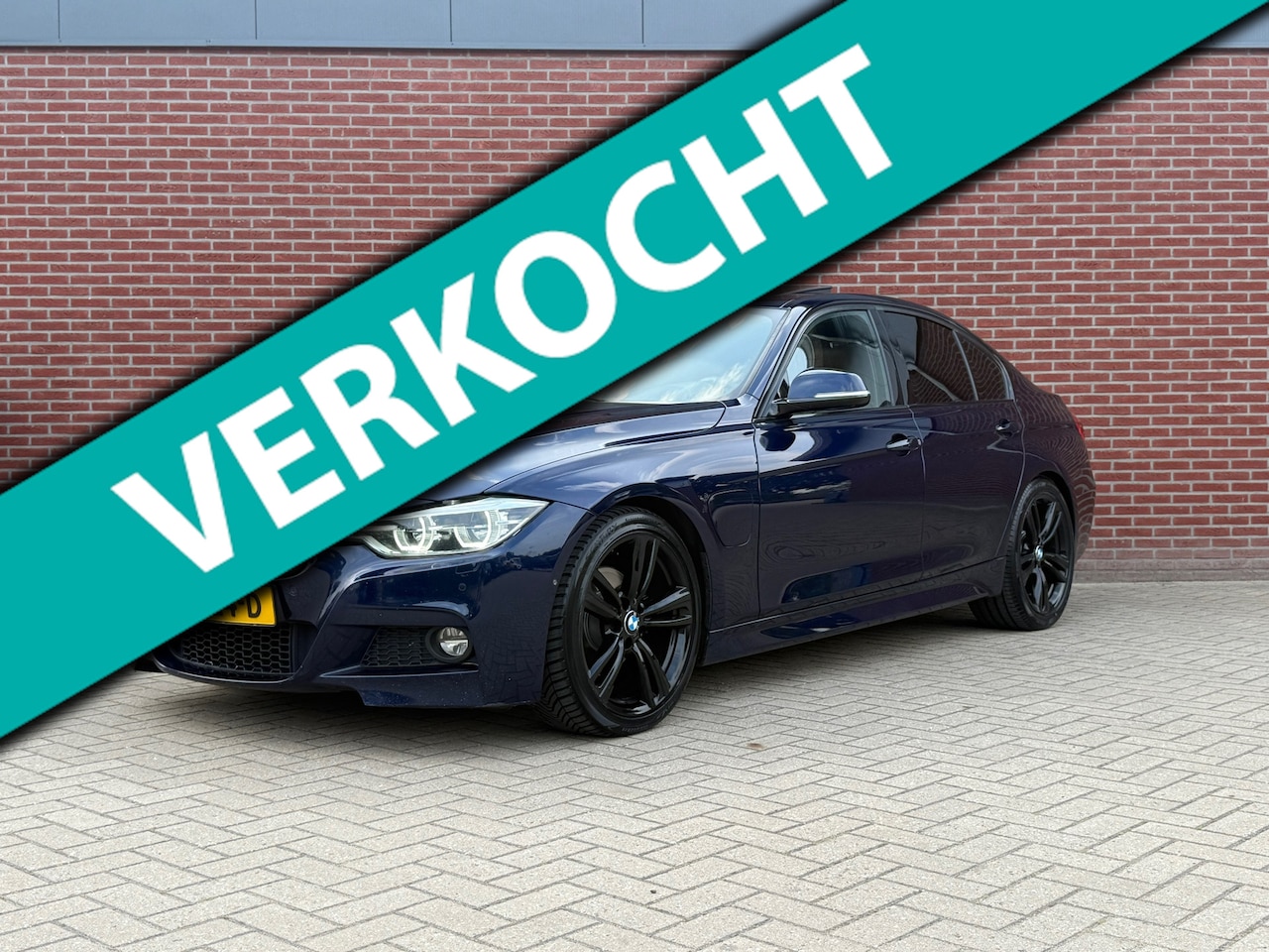 BMW 3-serie - 330e / Nap / M-pakket / Airco / Cruise / PDC / Leder bekleding - AutoWereld.nl