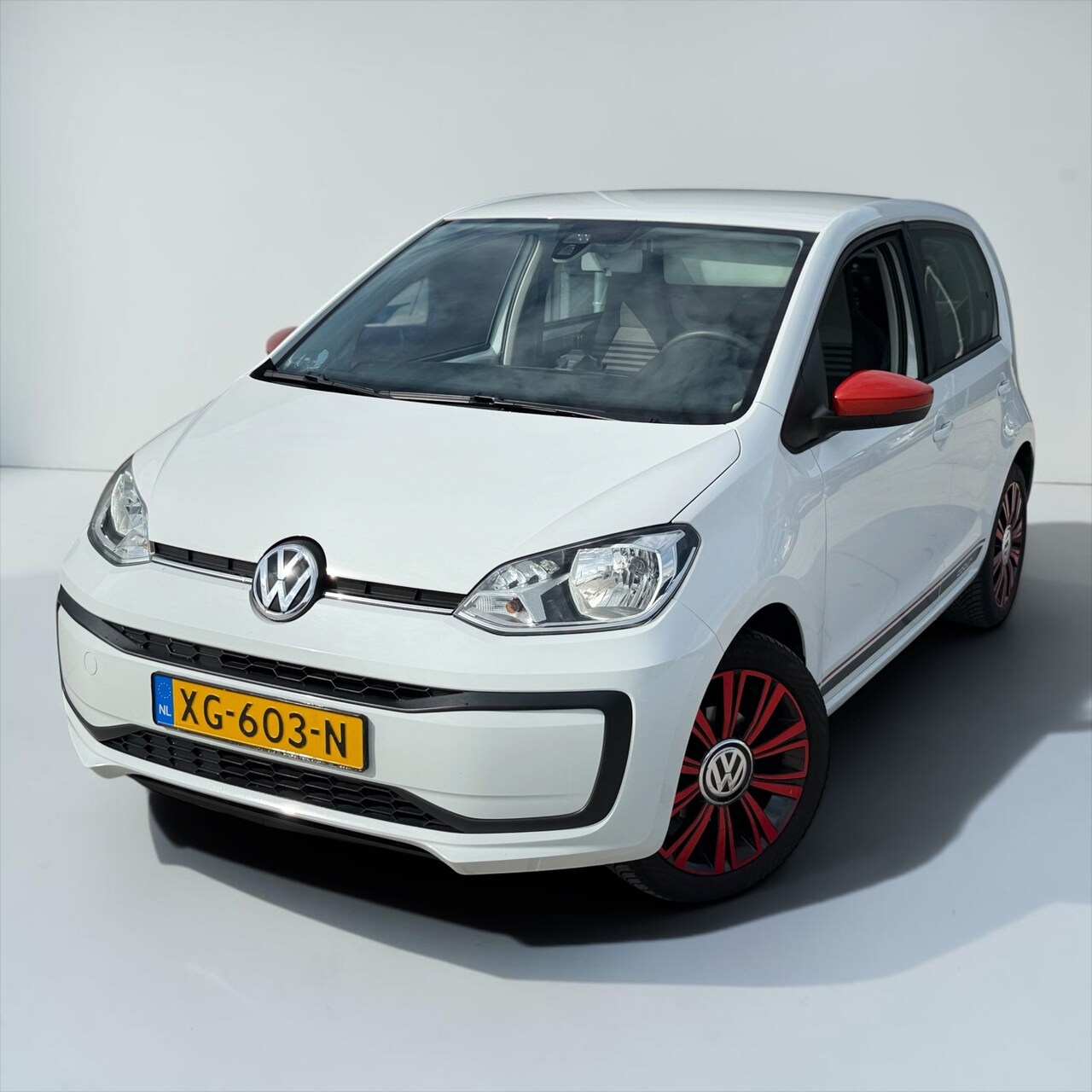 Volkswagen Up! - 1.0 BMT move up! LED Allseason Airco - AutoWereld.nl