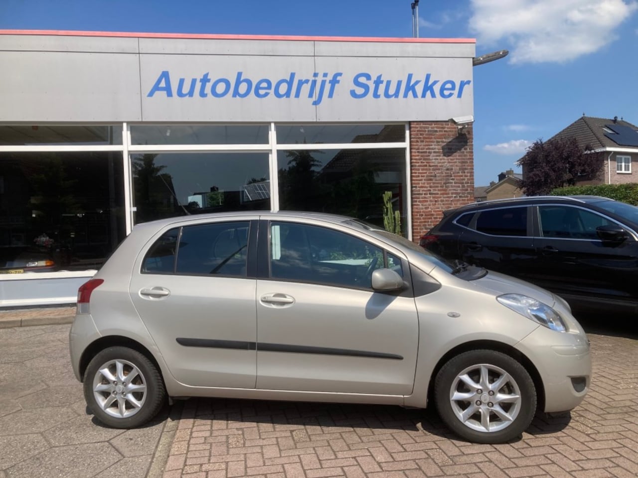 Toyota Yaris - 1.33 VVT-i Aspiration 5 Deurs 131.000 km. - AutoWereld.nl