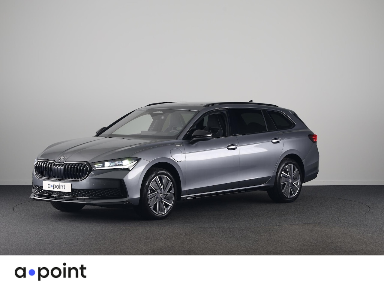 Skoda Superb Combi - 1.5 TSI PHEV Sportline Business 204 pk 6 versn. DSG | Trekhaak | Winterpakket | Panorama D - AutoWereld.nl