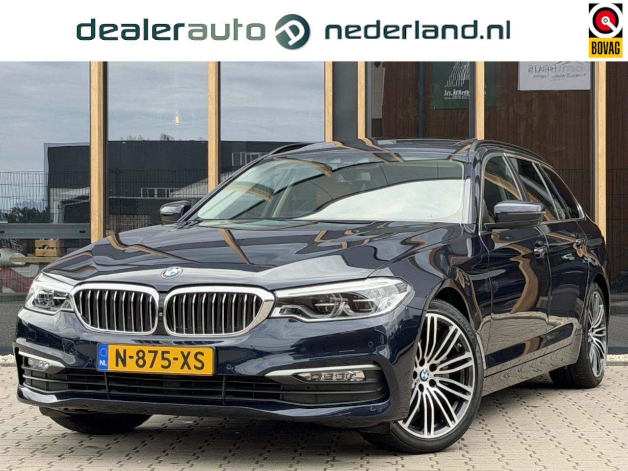 BMW 5-serie - 520I Executive l Panorama-dak | Elec Trekhaak | 360 Camera | - AutoWereld.nl