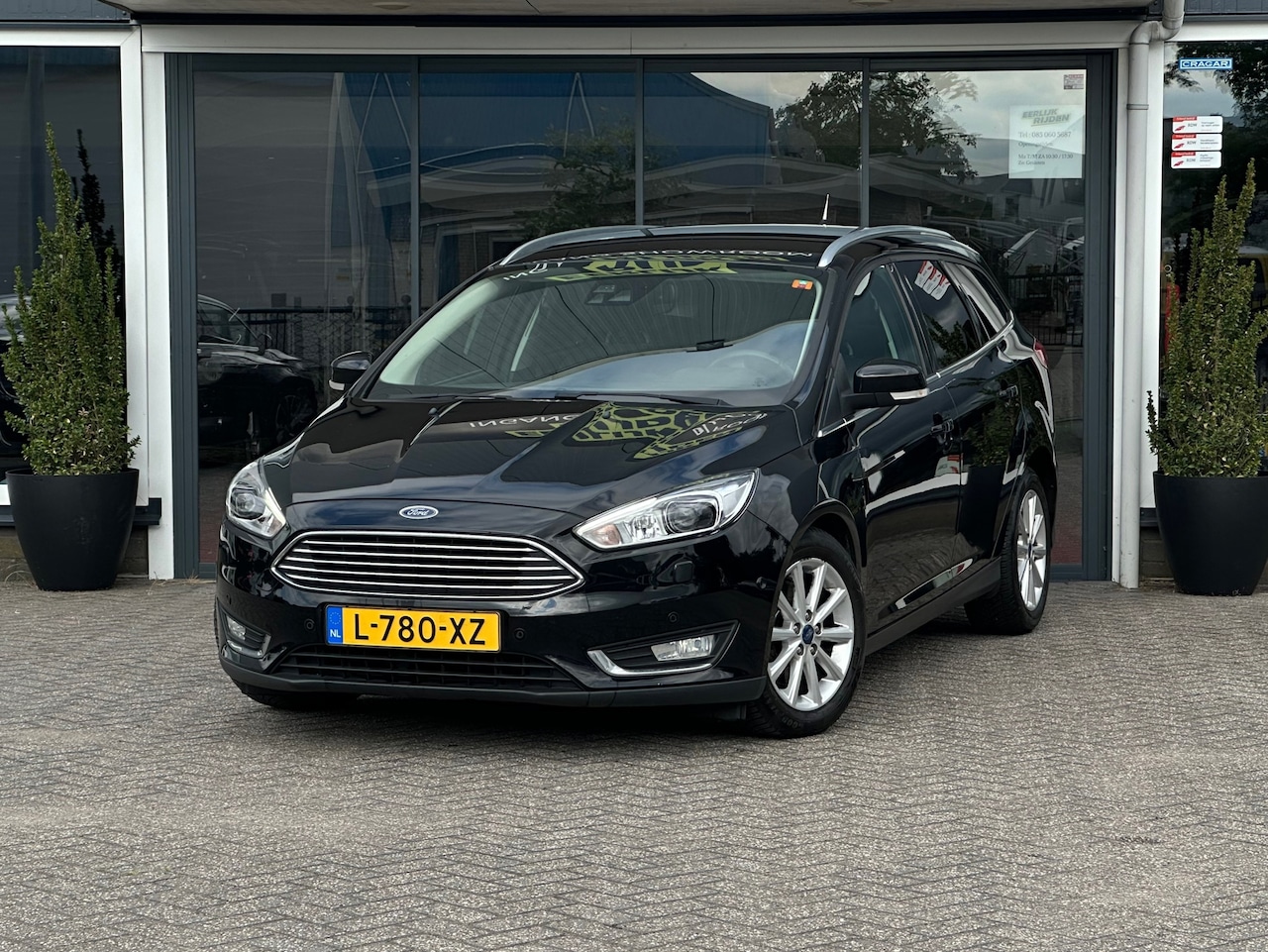 Ford Focus Wagon - 1.5 Titanium / Automaat - AutoWereld.nl