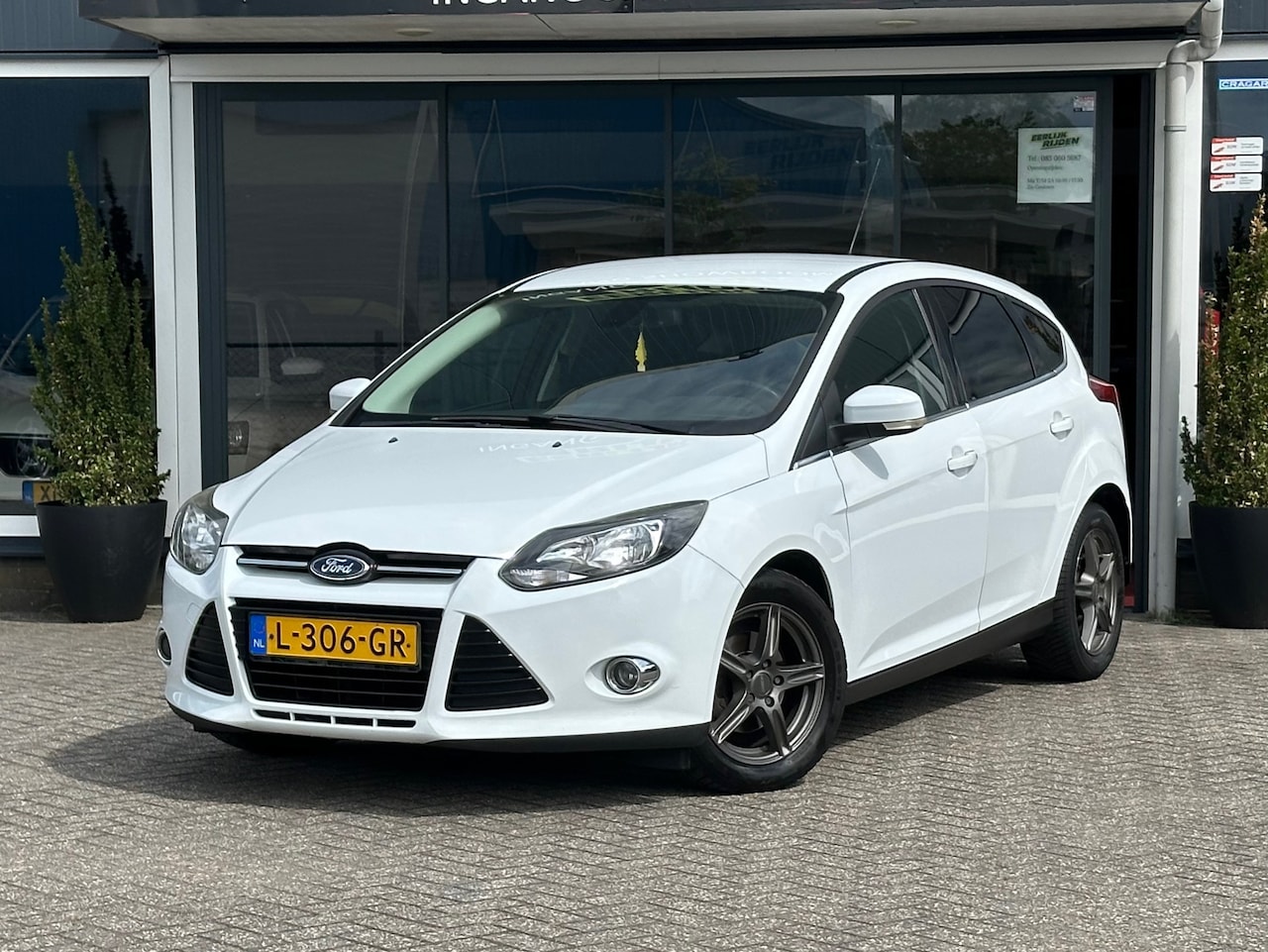 Ford Focus - 1.0 EcoBoost Titanium | Distr & Wp Vervangen | Camera - AutoWereld.nl