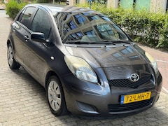 Toyota Yaris - 1.3 VVTi Comfort Airco Navigatie Nieuwe Banden Nieuwe Apk Zuinig Auto