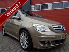 Mercedes-Benz B-klasse - 170 116PK Automaat Clima Cruise Half-Leer 121Dkm NAP NL-Auto Trekhaak
