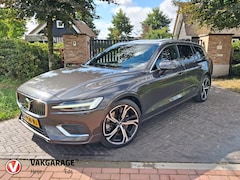 Volvo V60 - 2.0 T8 Plug-in hybrid AWD Ultimate Bright | Panoramadak | Trekhaak | Harman Kardon | NL-Au