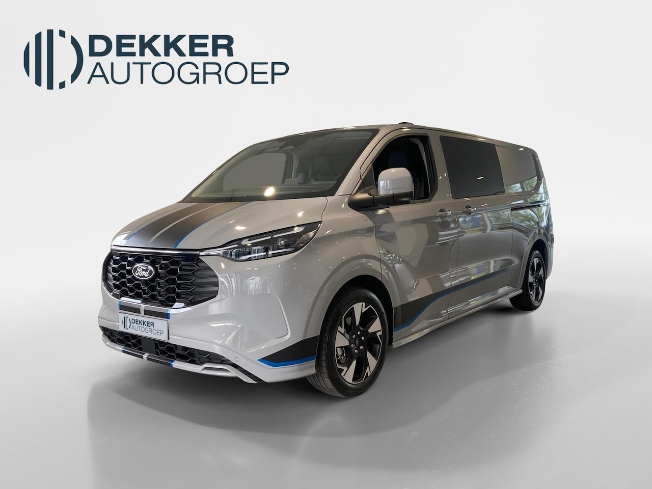 Ford Transit Custom - 320 2.5 PHEV L2H1 Sport DC UIT VOORRAAD - AutoWereld.nl
