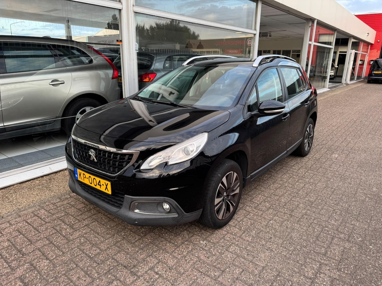 Peugeot 2008 - 1.2 PureTech Blue Lion | 1e eigenaar | Airco | Cruise control | Schuif-kanteldak | Elektri - AutoWereld.nl