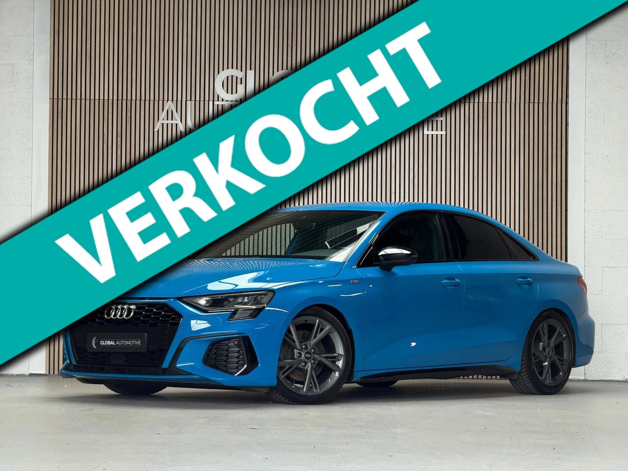 Audi A3 Limousine - 35 TFSI S-line - 18 INCH - SFEERVERLICHTING - TURBO BLAUW - AutoWereld.nl