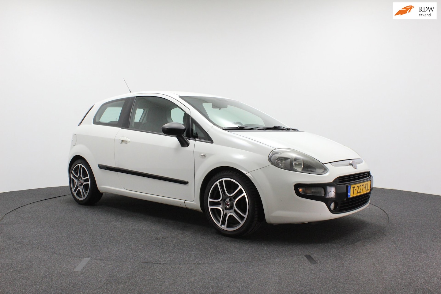 Fiat Punto Evo - 1.2 Dynamic | Airco | Sportvelgen | Stuurbediening | APK 05-2027 - AutoWereld.nl