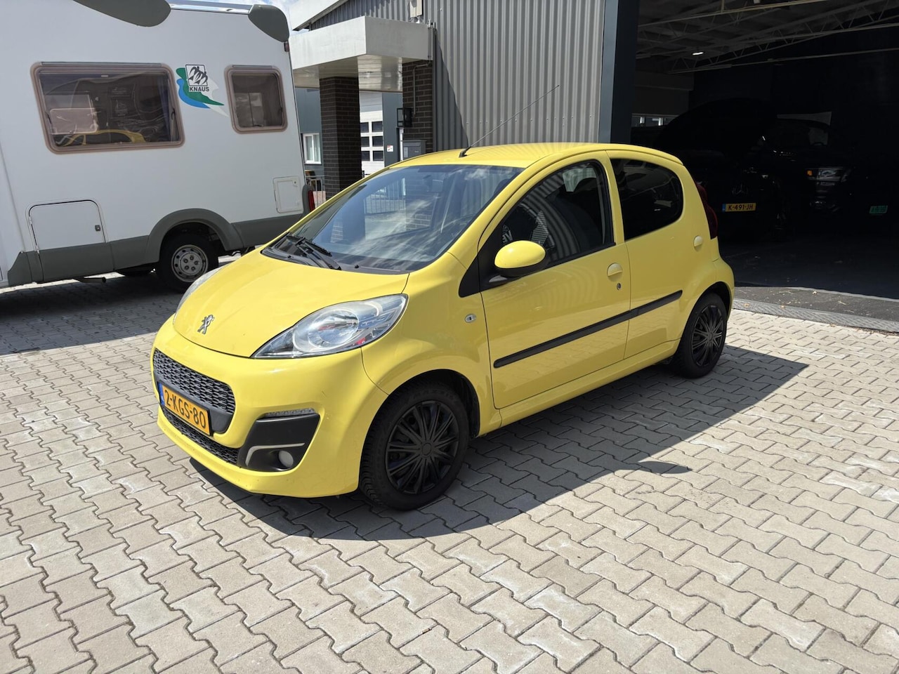 Peugeot 107 - 1.0 Active - Airco - 5-deurs - Centrale vergrend - AutoWereld.nl