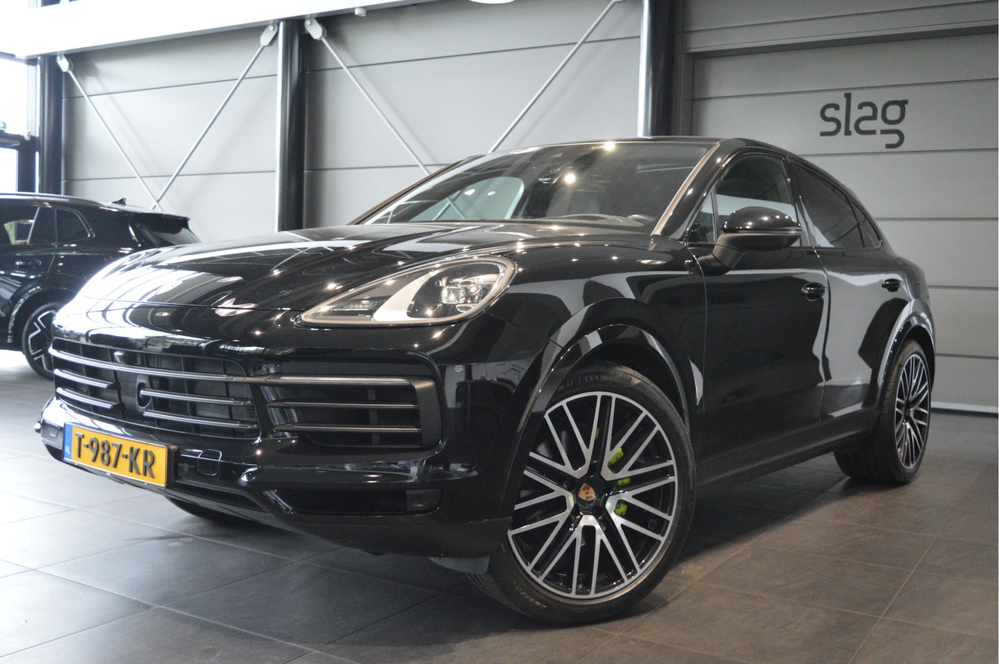 Porsche Cayenne Coupé - 3.0 E-Hybrid Platinum Edition pano leer Bose 22 inch !! - AutoWereld.nl