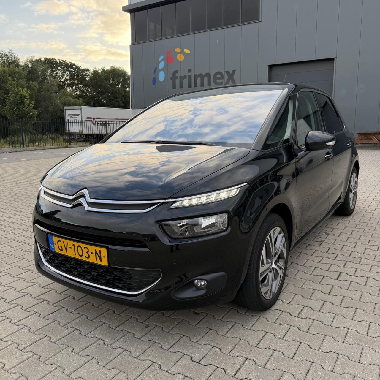 Citroën C4 Picasso - 1.2 2015 | NW DISTRIBUTIE RIEM & APK - AutoWereld.nl