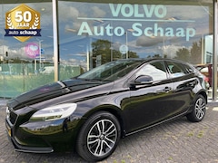 Volvo V40 - 2.0 T2 Nordic+ | Rijklaar incl garantie | Verwarmbaar voorruit LED koplampen Navigatie