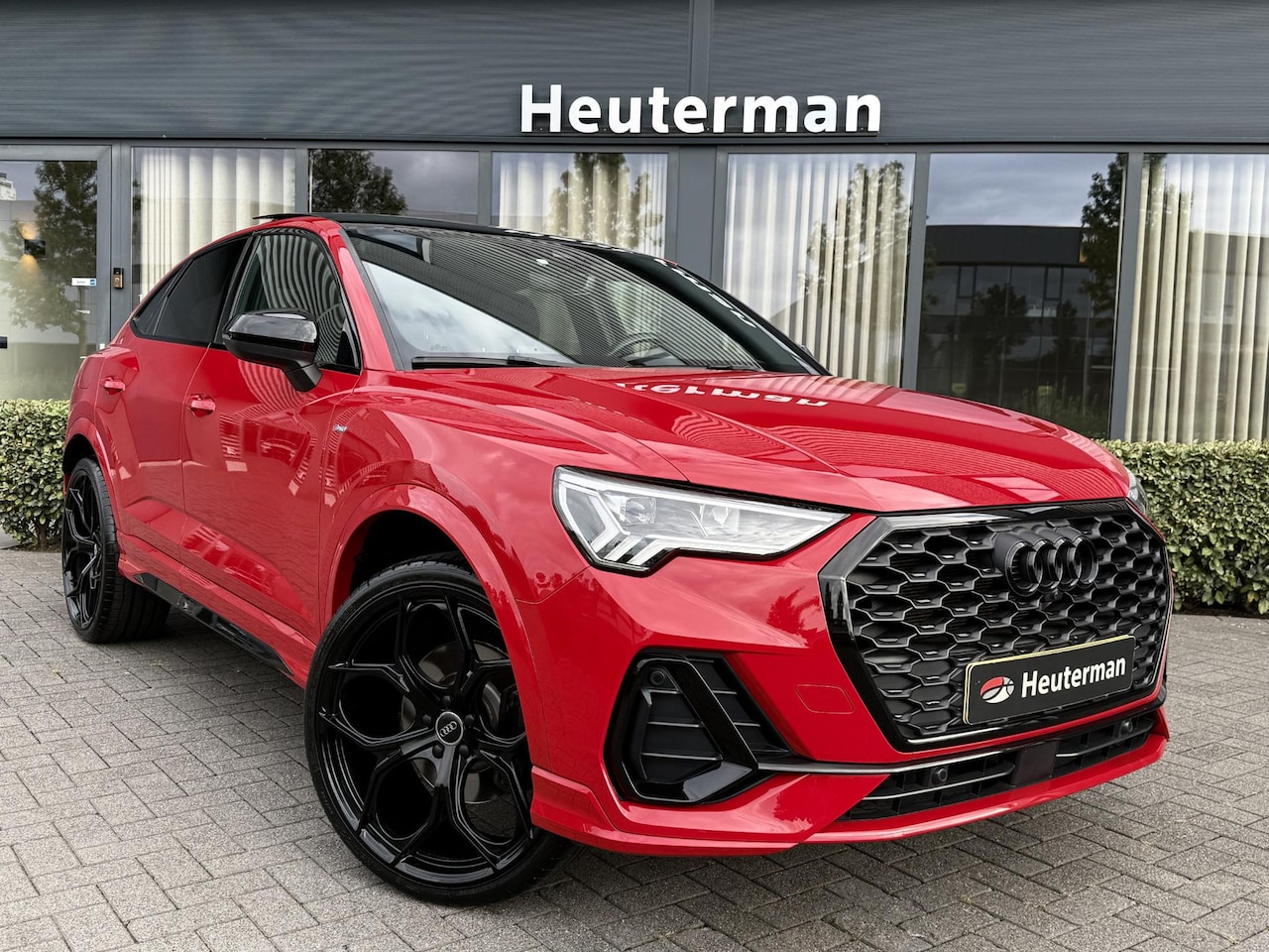Audi Q3 Sportback - 45 TFSI e S Edition Pano/Leder/ACC/Sfeer - AutoWereld.nl