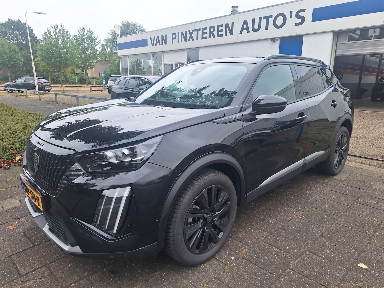 Peugeot 2008 - 1.2 130 GT pack schuifdak/elektrische stoelen/alcantara - AutoWereld.nl