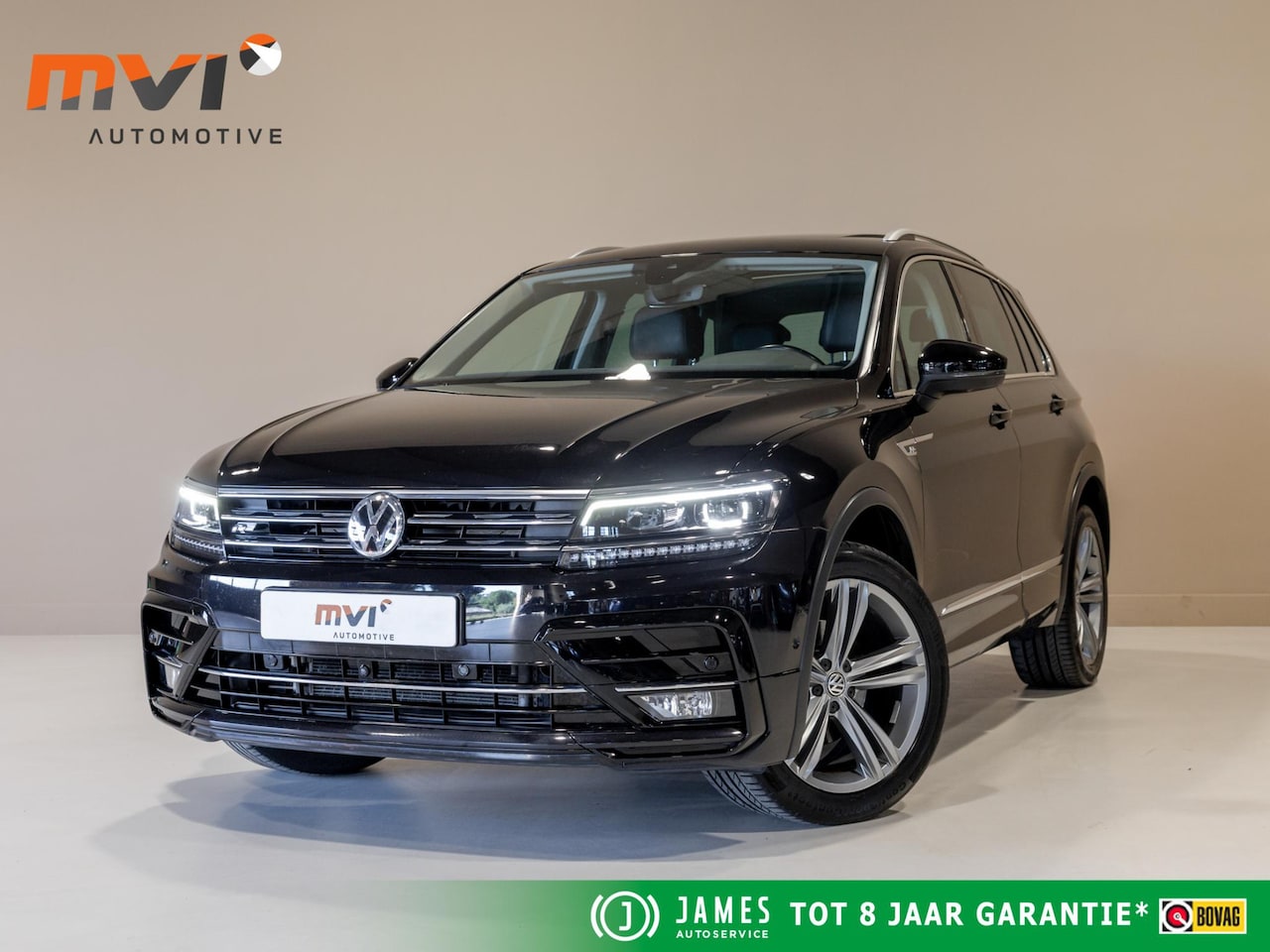 Volkswagen Tiguan - 1.4 TSI 4Motion R-Line / 150pk / NL Auto / Panorama dak / Trekhaak / Rondomzicht camera / - AutoWereld.nl