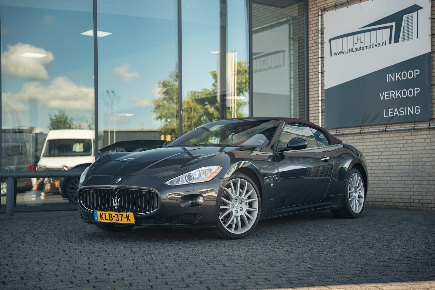 Maserati GranCabrio - 4.7 V8*NL AUTO*1e EIGENAAR*CARBALHO*BOSE*UNIEK* - AutoWereld.nl