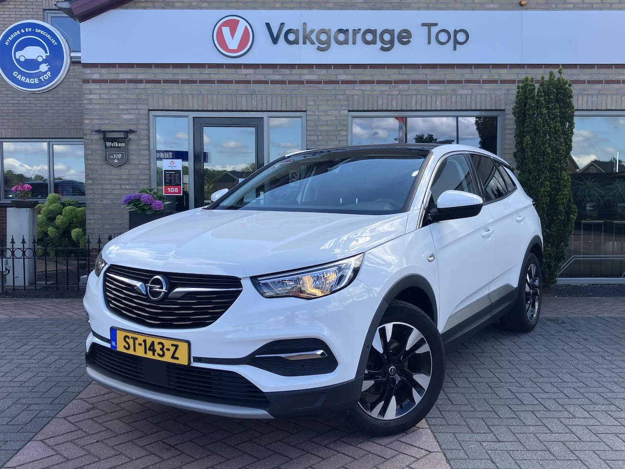 Opel Grandland X - 1.2 Turbo Business Executive | Pano | Leder | Trekhaak | Garantie - AutoWereld.nl