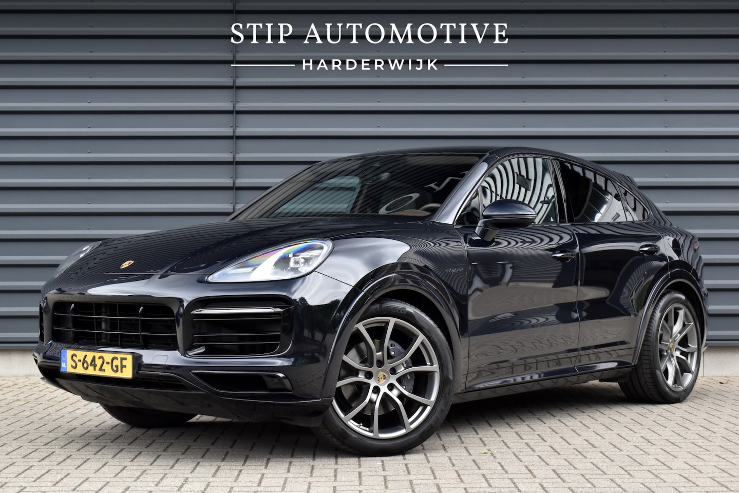 Porsche Cayenne Coupé - 3.0 E-Hybrid 462pk Platinum Edition SportDesign | Panorama | Bose | Trekhaak elektr. | Sto - AutoWereld.nl