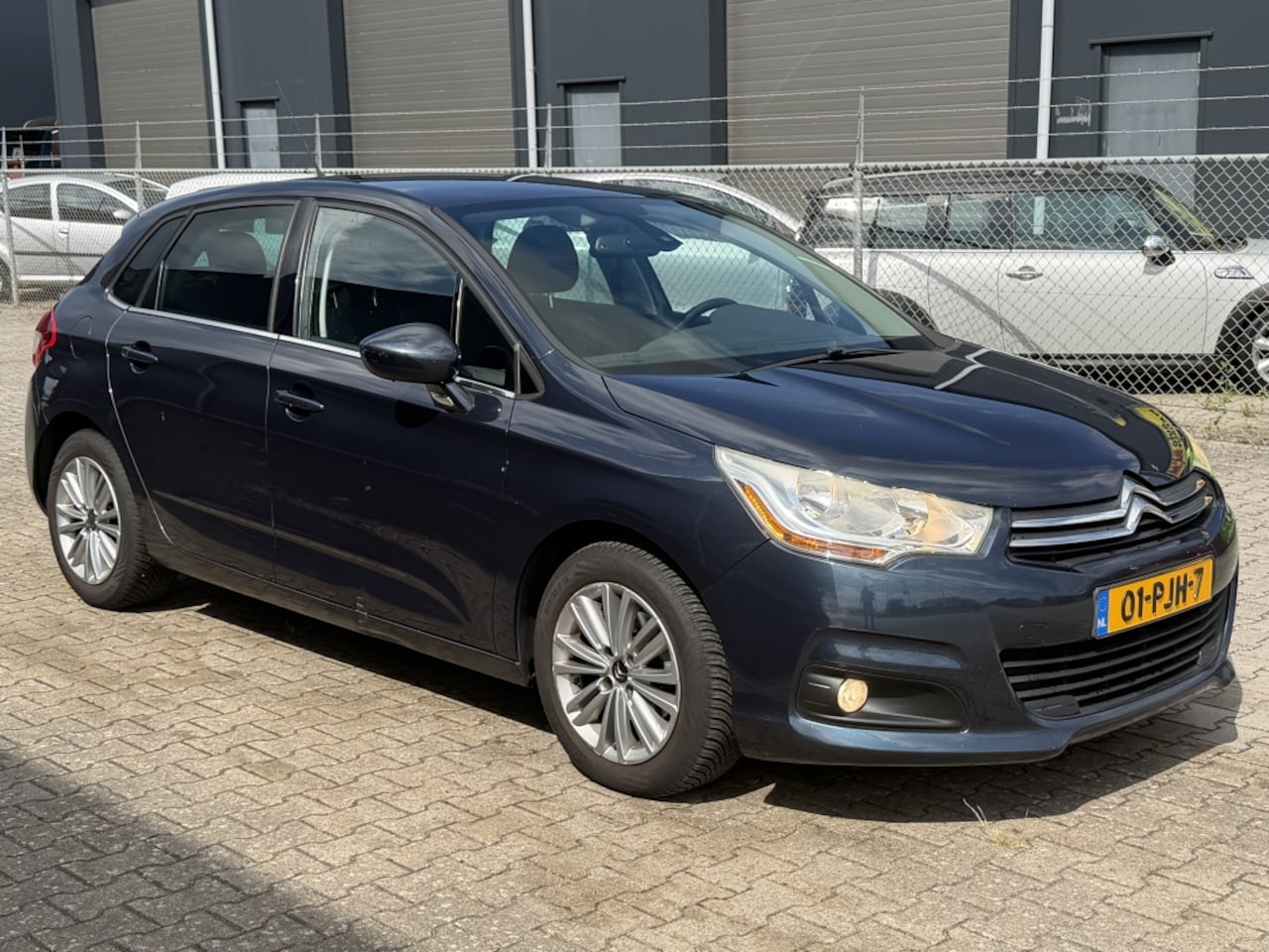 Citroën C4 - 1.6 VTi Airco Navi Cruise Apk:2-2027 - AutoWereld.nl