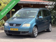 Volkswagen Touran - 1.6-16V FSI Highline