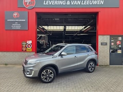 Suzuki Vitara - 1.5 Hybrid Style Automaat/ Schuifdak/ Parkeersensoren voor + achter/ Trekhaak/ Navi/ Rijkl