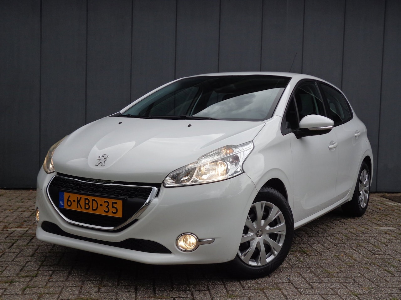 Peugeot 208 - 1.2 VTi Envy Luxe Uitv,1Eig,Onderhoud - AutoWereld.nl