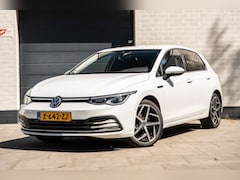 Volkswagen Golf - 1.5 eTSI Style IQ Light | Camera | Massage | Memory