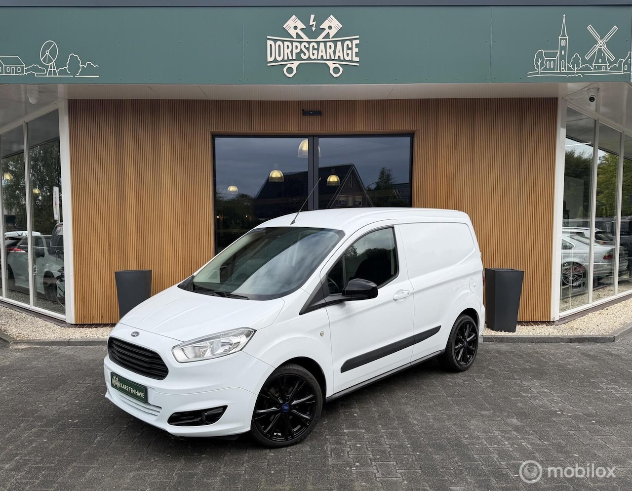 Ford Transit Courier - 1.0|Motor gereviseerd|17” Hoogglans Zwart - AutoWereld.nl