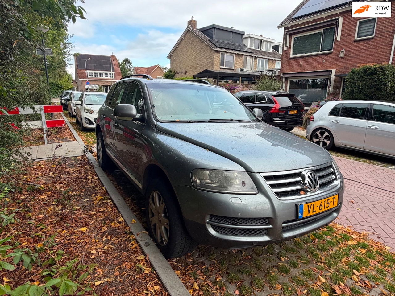 Volkswagen Touareg - 2.5 TDI AUTOMAAT, RIJDT GOED, IETS WERK - AutoWereld.nl
