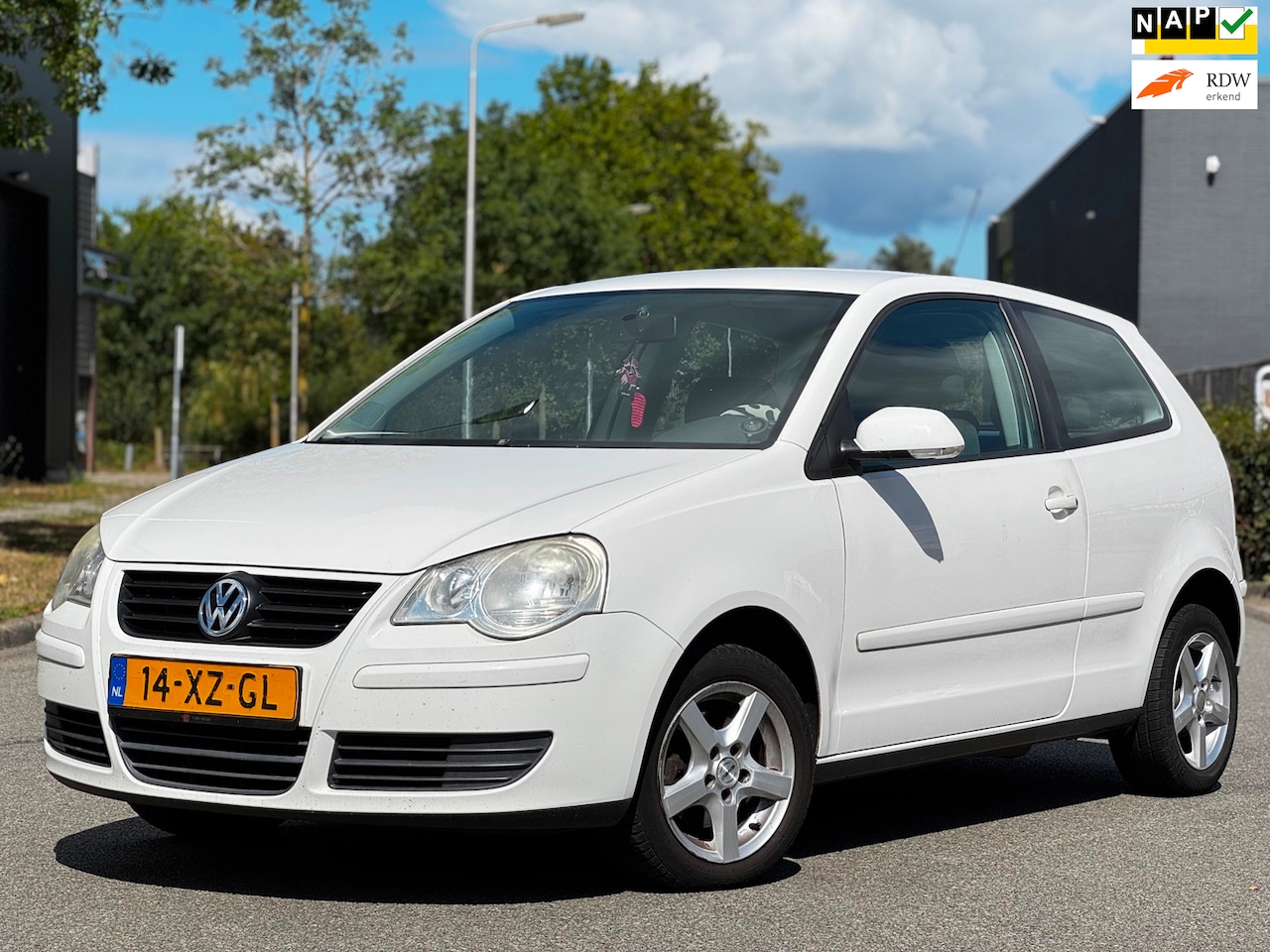 Volkswagen Polo - 1.4-16V Optive|AIRCO|CRUISE|BOEKJES|APK06-05-2027 - AutoWereld.nl