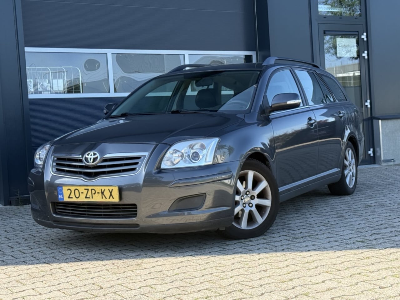 Toyota Avensis Wagon - 1.6 VVTi Terra 1.6 VVTi Terra - AutoWereld.nl
