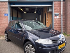 Renault Mégane - 1.6-16V Business Line