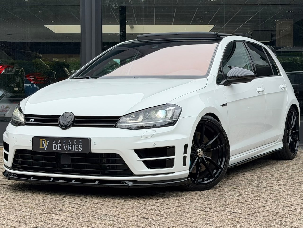 Volkswagen Golf - 2.0 TSI R 4Motion DSG Milltek 410pk Panoramadak Full Option - AutoWereld.nl