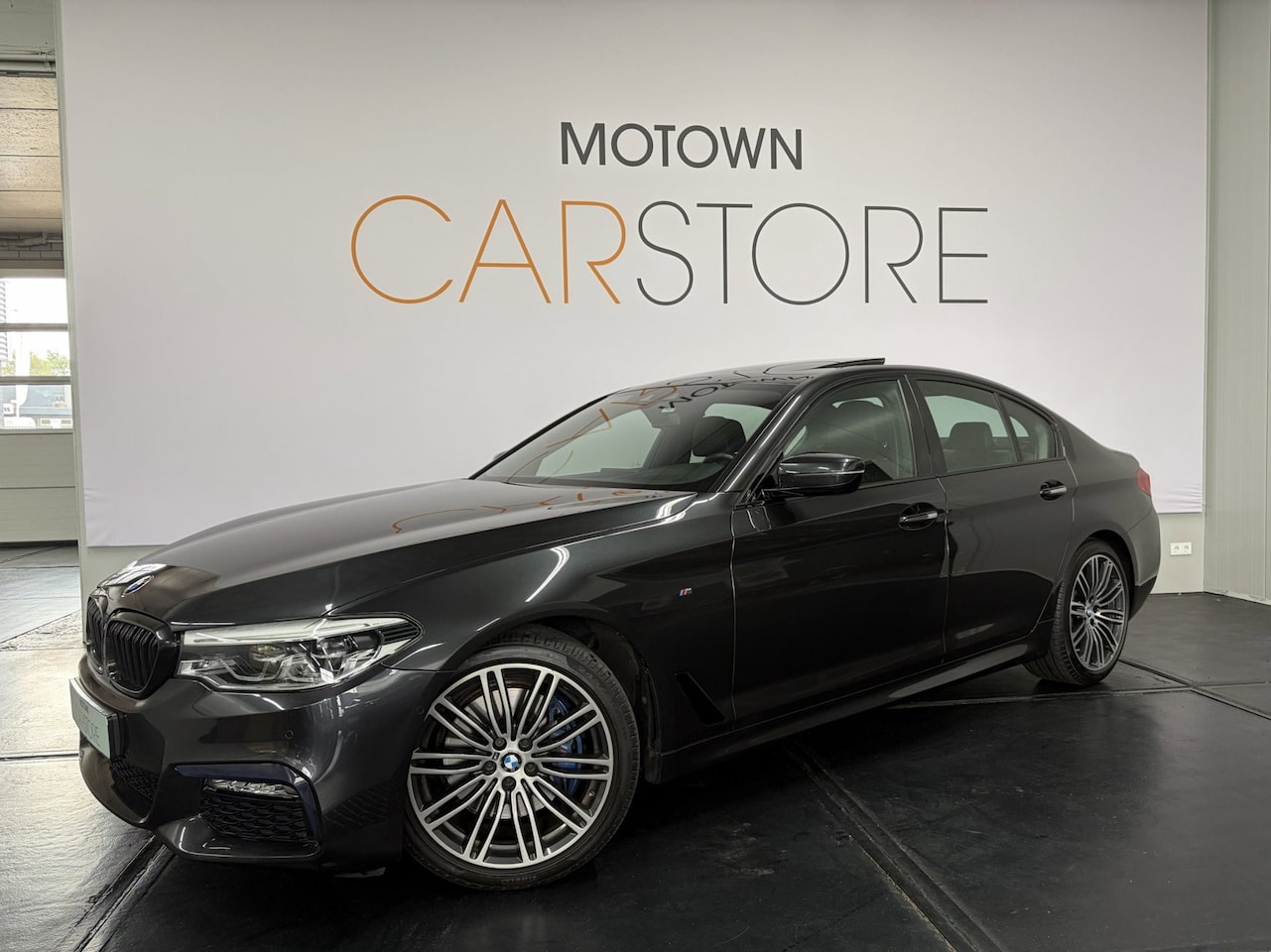 BMW 5-serie - 530i High Exe M-Sport Schuifdak 19 inch Head-Up - AutoWereld.nl