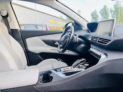 Peugeot 3008 - 1.2 PureTech Allure Panoramadak | Stoelverwarming | Camera | Navigatie