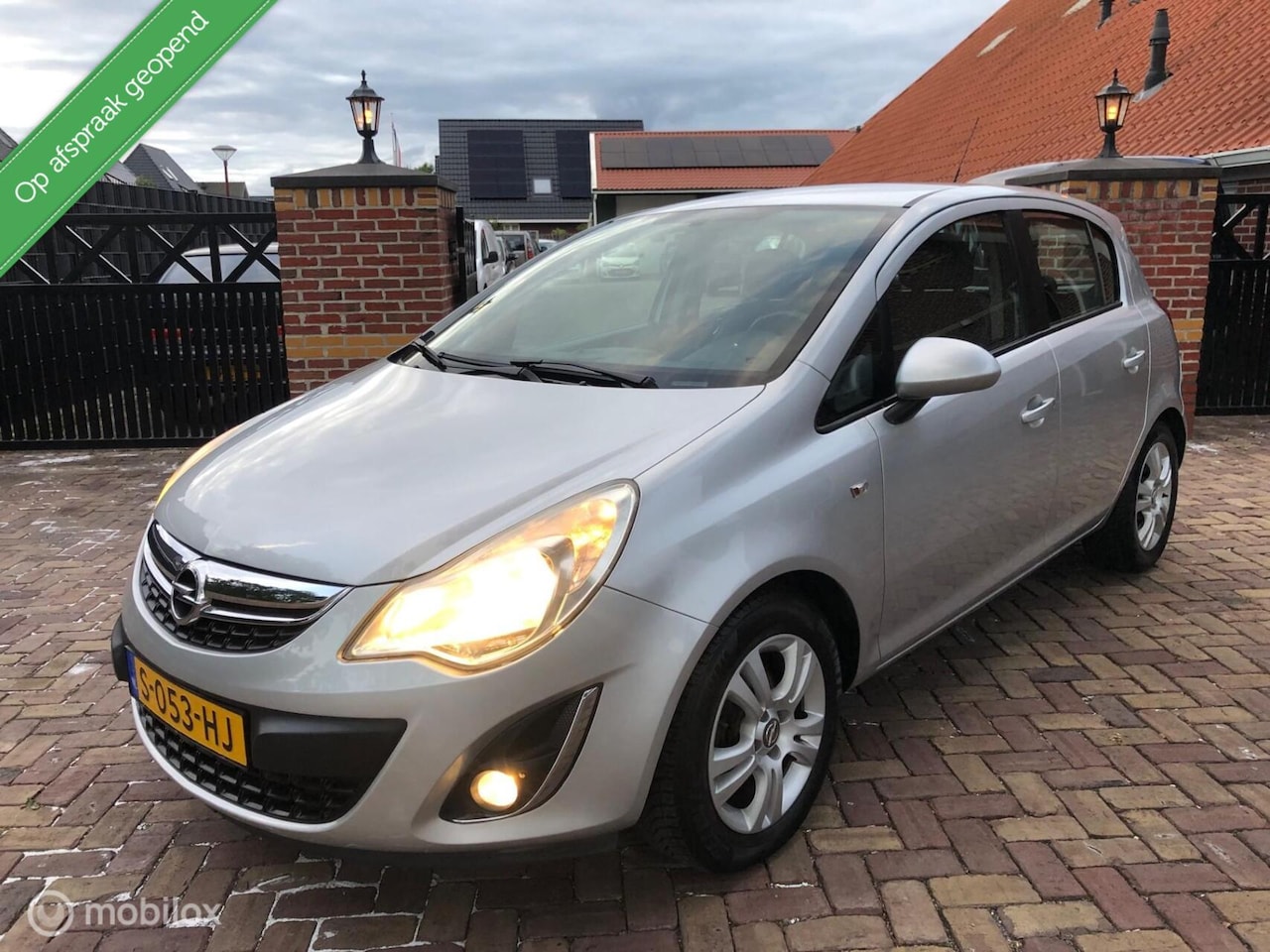 Opel Corsa - 1.2 Anniversay Edition Airco Cruise Facelift - AutoWereld.nl