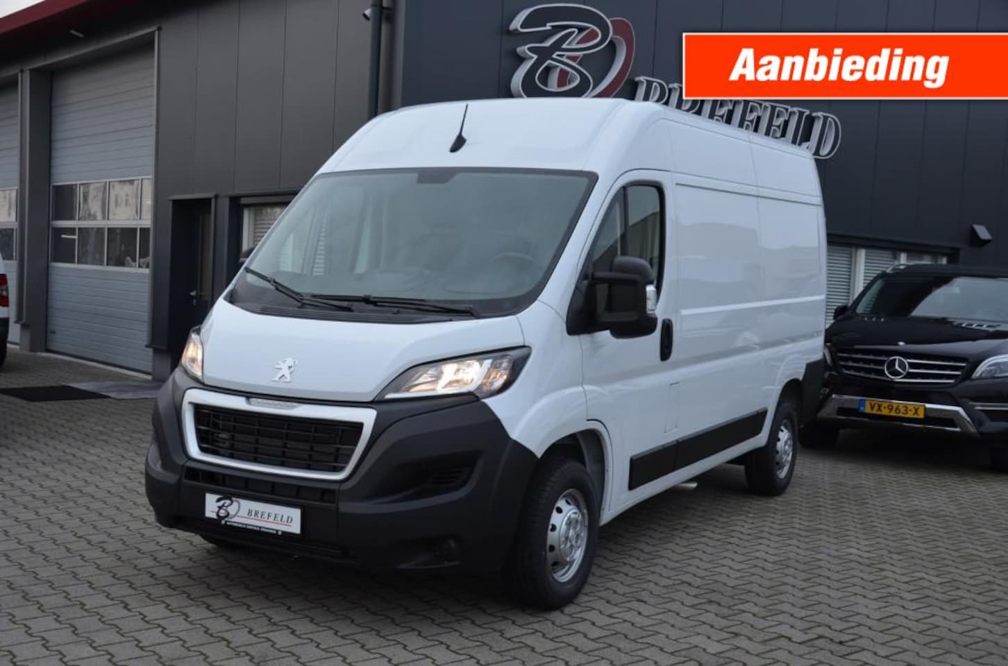Peugeot Boxer - 2.2 Blue HDI  140PK *NIEUW*BPM VRIJ** Nog 1x als Demo**** - AutoWereld.nl
