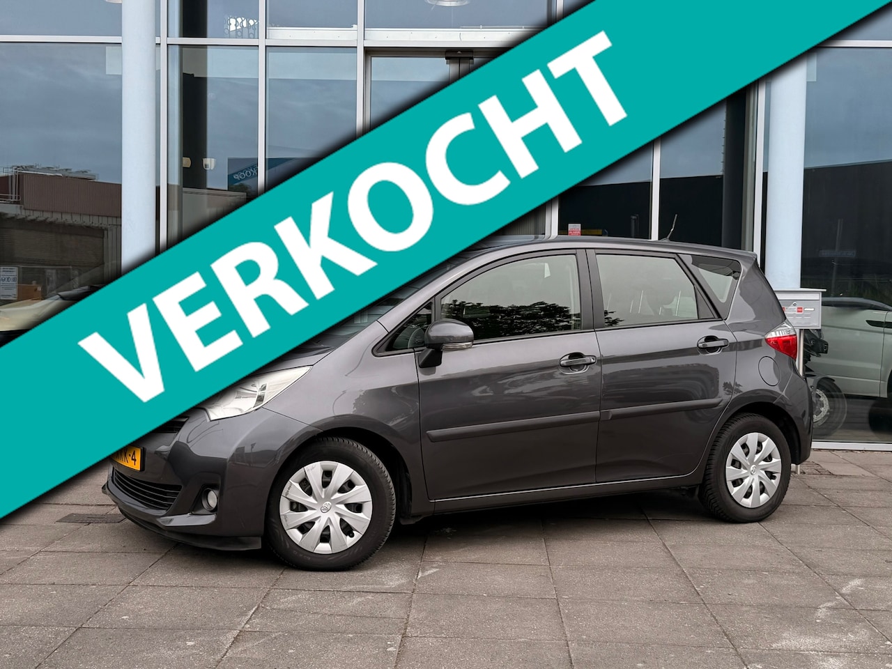 Toyota Verso S - 1.3 VVT-i Aspiration|Nap|Camera|Start-Stop - AutoWereld.nl