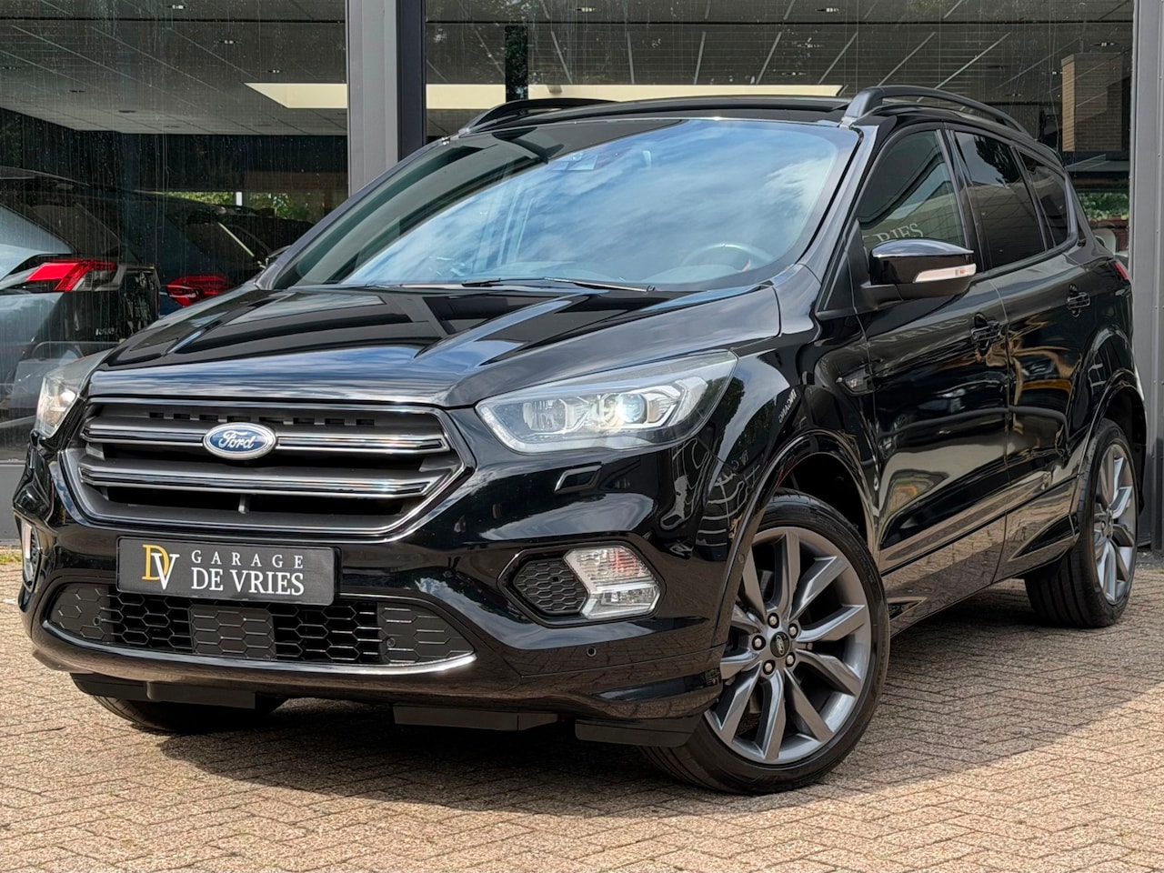 Ford Kuga - 1.5 EcoBoost ST Line AWD Automaat 1850kg Trekgewicht Trekhaak Elektrisch Full Option Garan - AutoWereld.nl