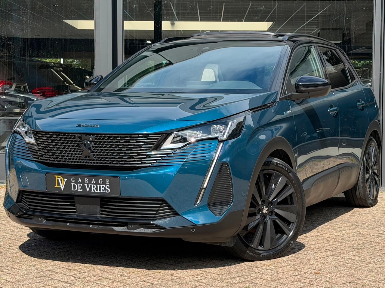 Peugeot 3008 - 1.6 HYbrid4 300 GT Panoramadak ACC Focal Nachtzicht Memory Massage 360 Camera Trekhaak Ful - AutoWereld.nl
