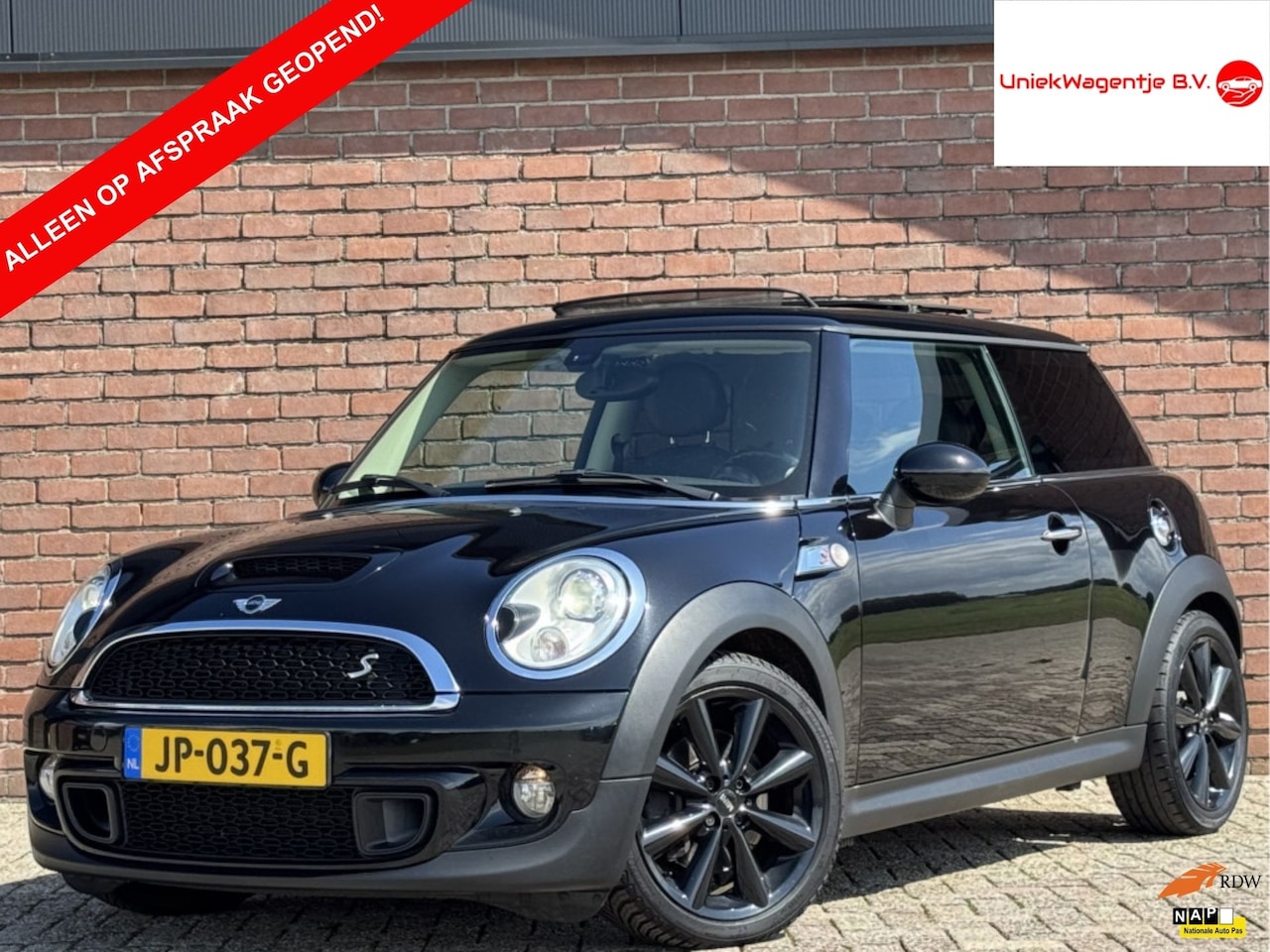 MINI 3-Deurs - 1.6 COOPER S WESTMINSTER | LEDER | PANO | NAVI! - AutoWereld.nl