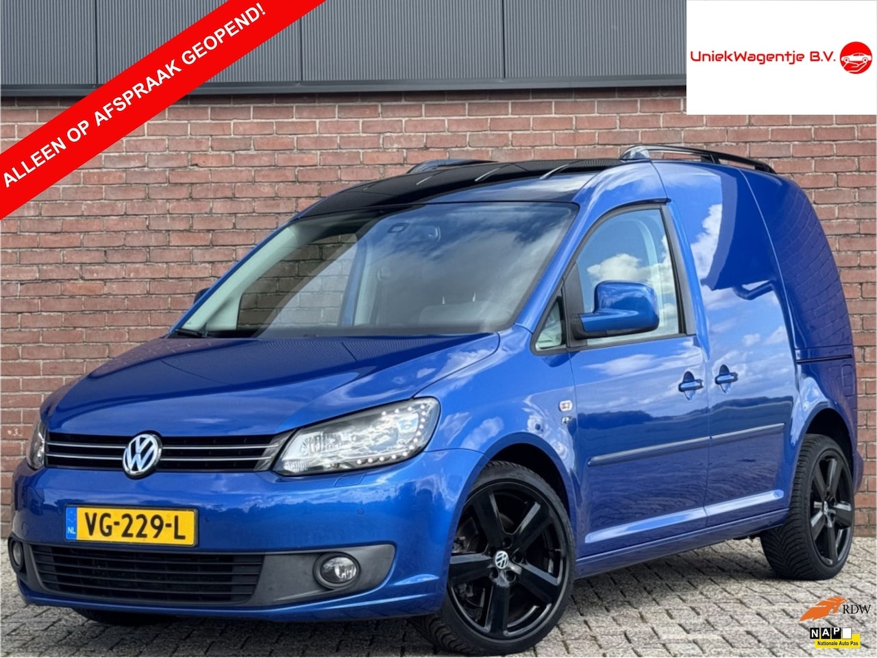 Volkswagen Caddy - 2.0 TDI 30 EDITION | NL-AUTO! | TREKHAAK! - AutoWereld.nl
