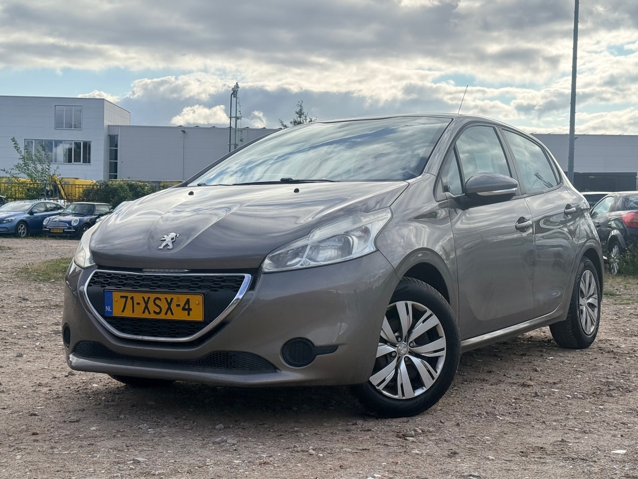 Peugeot 208 - 1.2 VTi Access/ LAAG KM - AutoWereld.nl