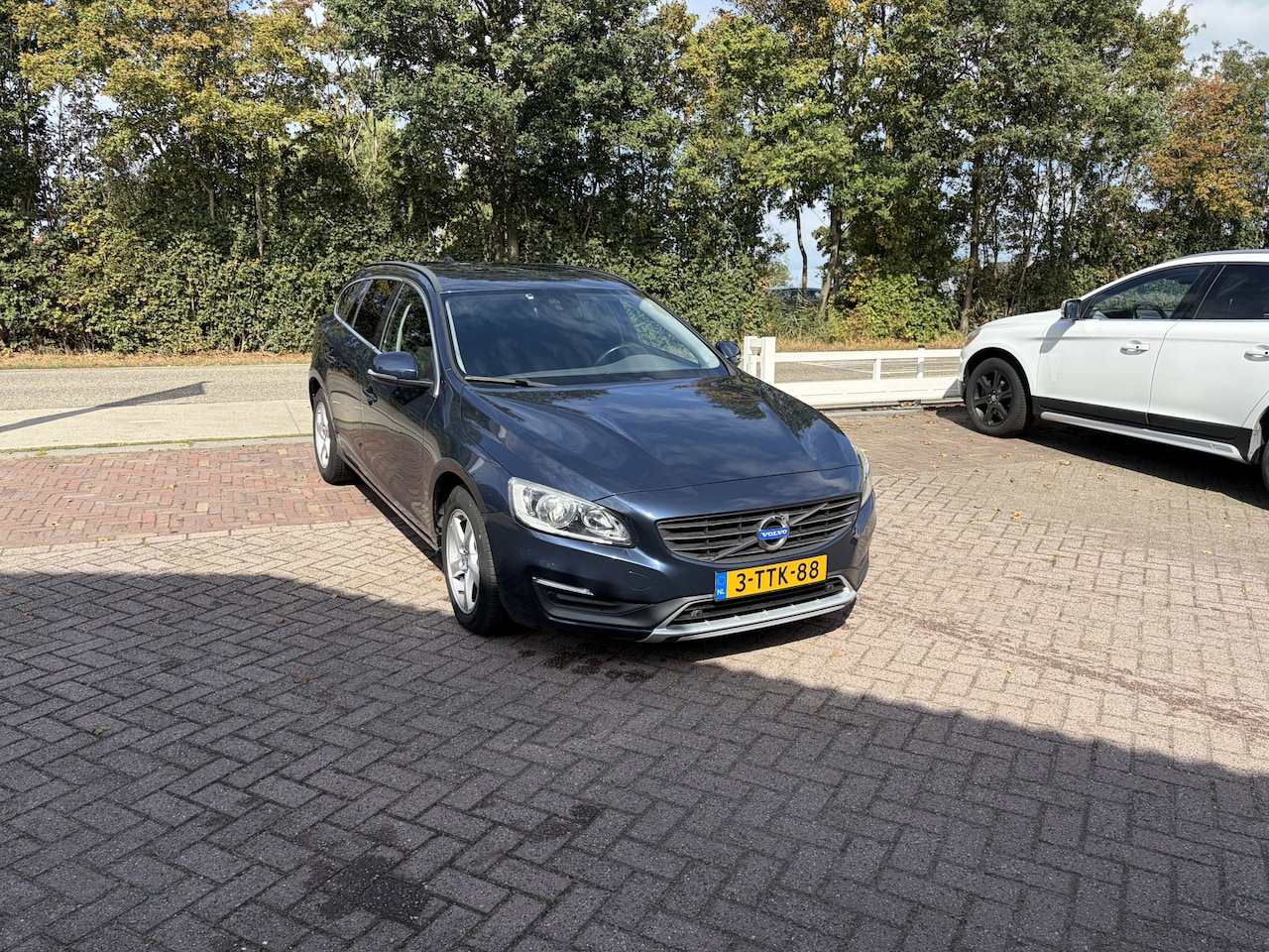 Volvo V60 - 1.6 T3 Momentum STOELVERWARMING PDC NAVI CLIMA - AutoWereld.nl