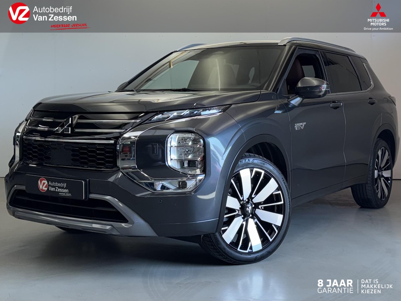 Mitsubishi Outlander - 2.4 PHEV Instyle+ | Massage | Panoramadak | Full Options | Trekhaak | Garantie tot 15-03-2 - AutoWereld.nl