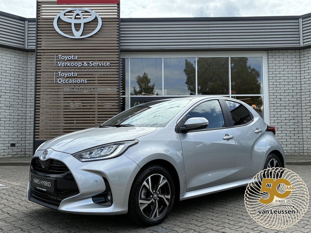 Toyota Yaris - HYBRID 115 DYNAMIC BLIND-SPOT PARK-SENSOREN STOEL/STUURVER APPLE/ANDROID KEYLESS 16" LM-VE - AutoWereld.nl