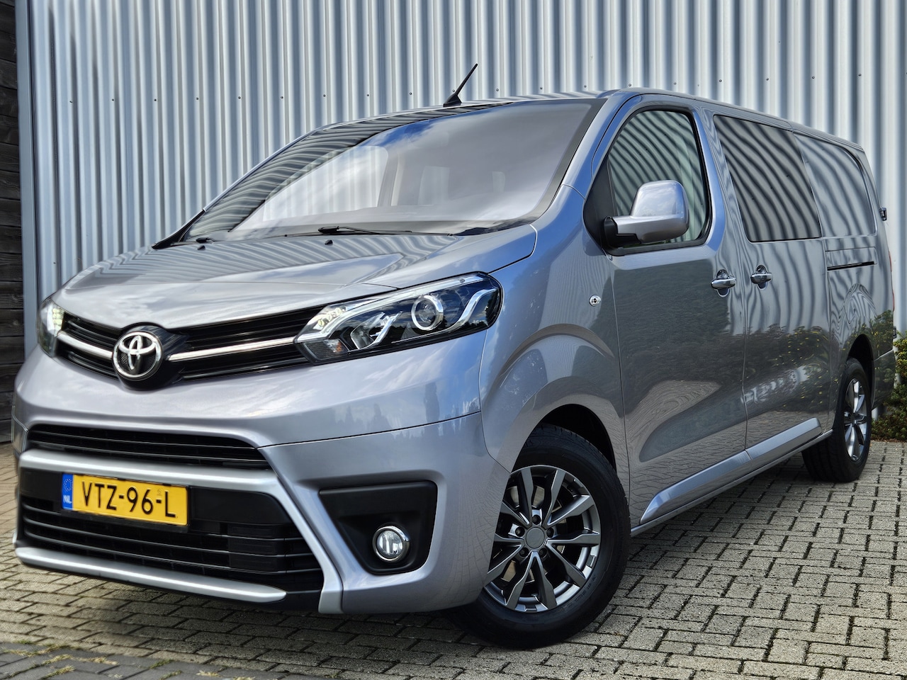 Toyota ProAce Worker - 2.0 D-4D Professional DC / Automaat! - AutoWereld.nl