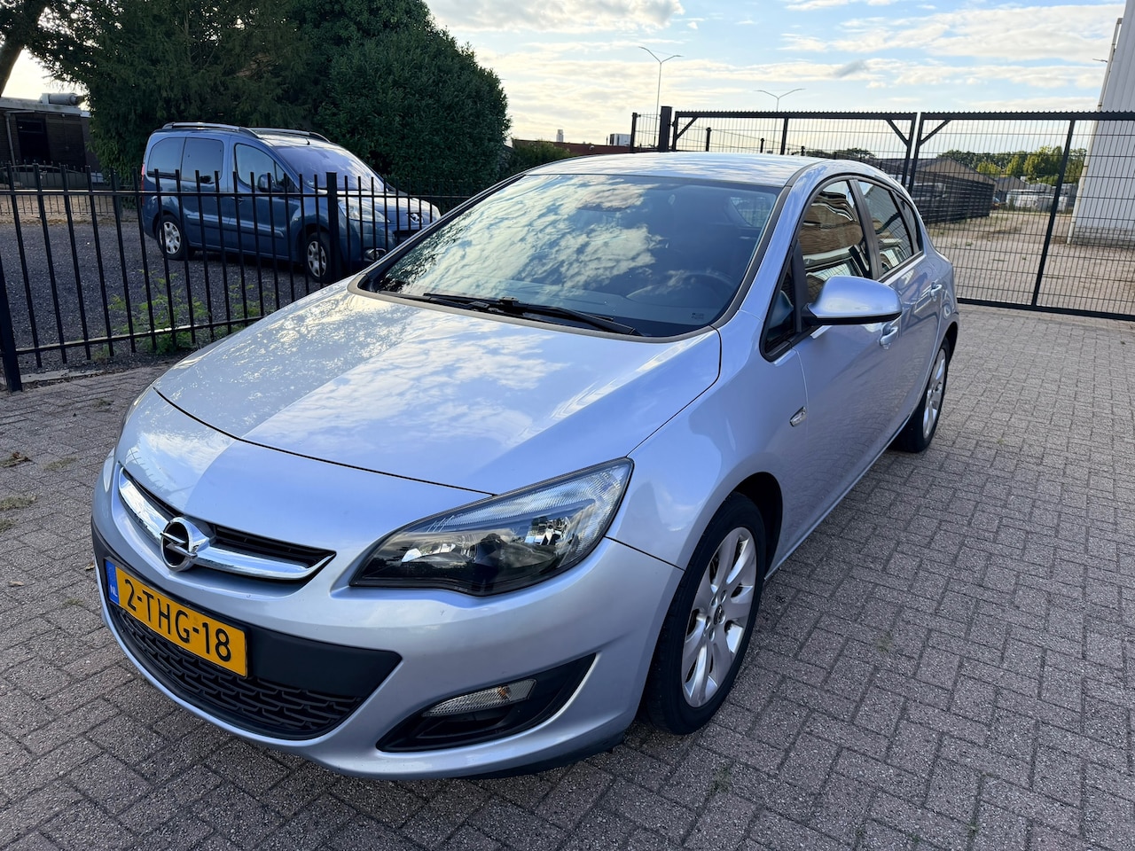 Opel Astra - 1.4 Turbo Berlin 1.4 Turbo Berlin - AutoWereld.nl
